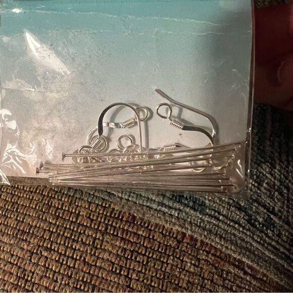 Crystal innovations featuring swarovski crystals earring kit. Make it yourself! - Picture 3 of 3